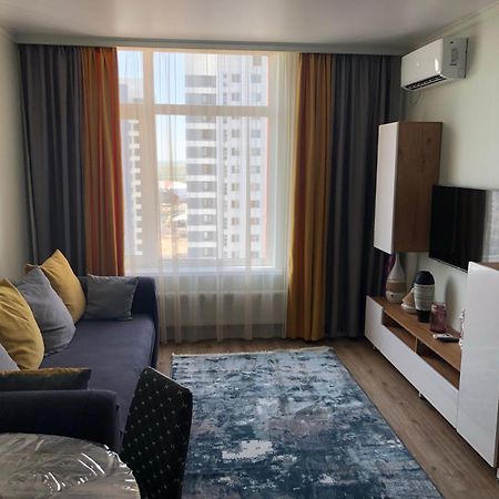 Esil Plaza Apartment Астана Екстериор снимка