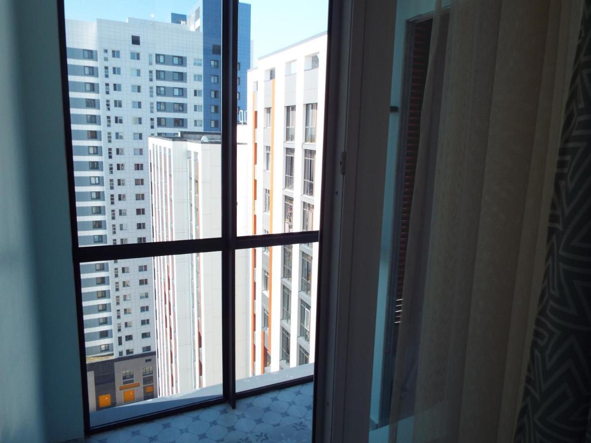 Esil Plaza Apartment Астана Екстериор снимка