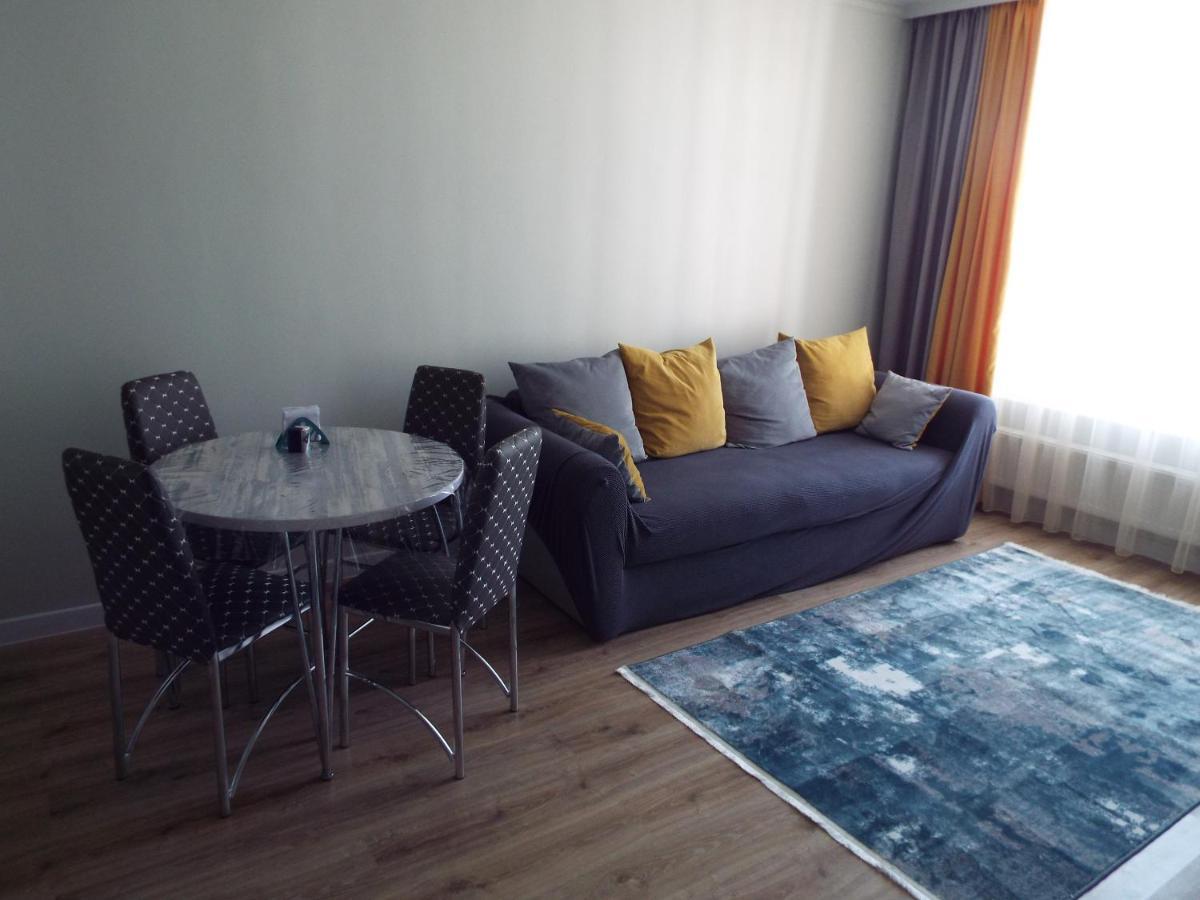 Esil Plaza Apartment Астана Екстериор снимка
